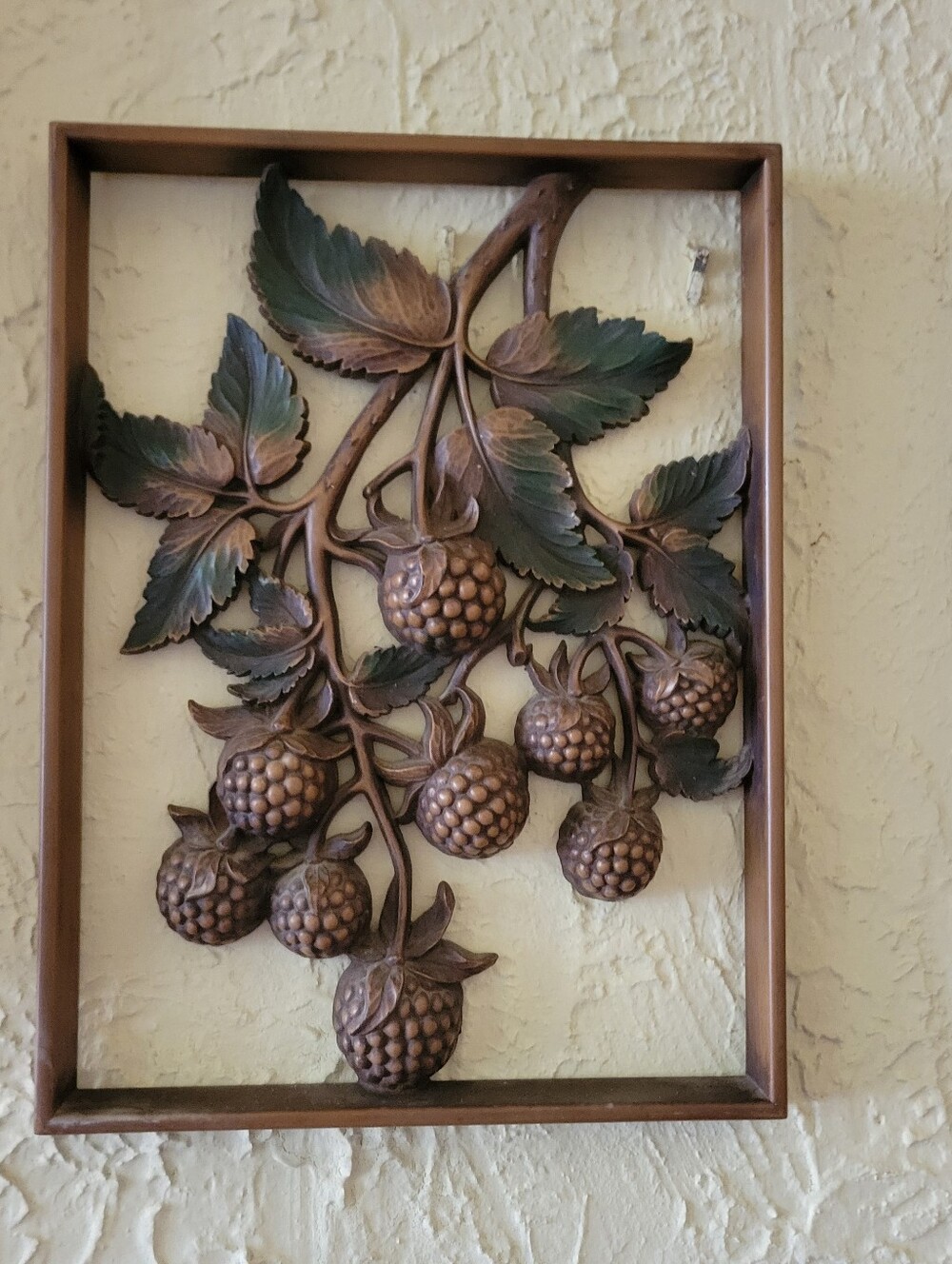 Syroco INC Berries Mid-Century Rectangle 11 X 8" Wall Hanging Decor
